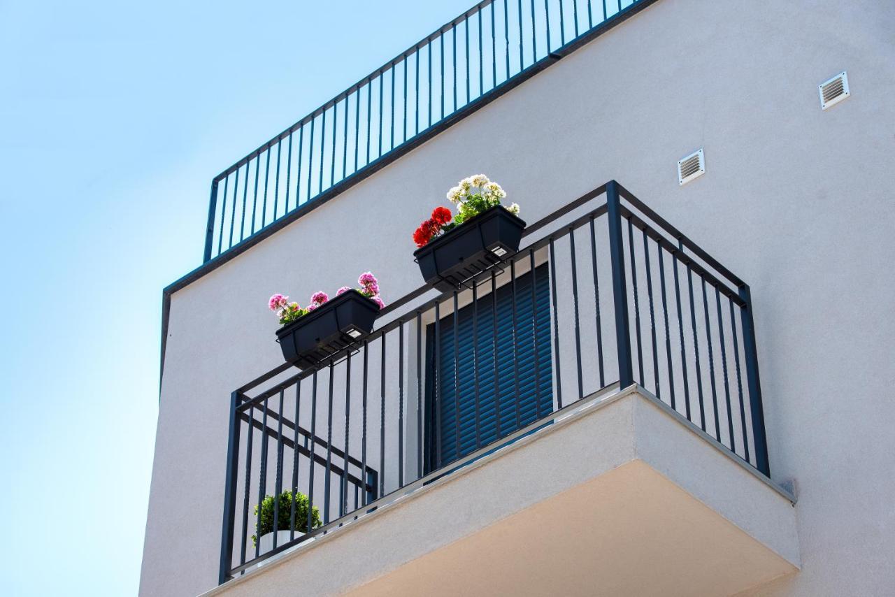 Luxury Apartments Azalea シベニク エクステリア 写真