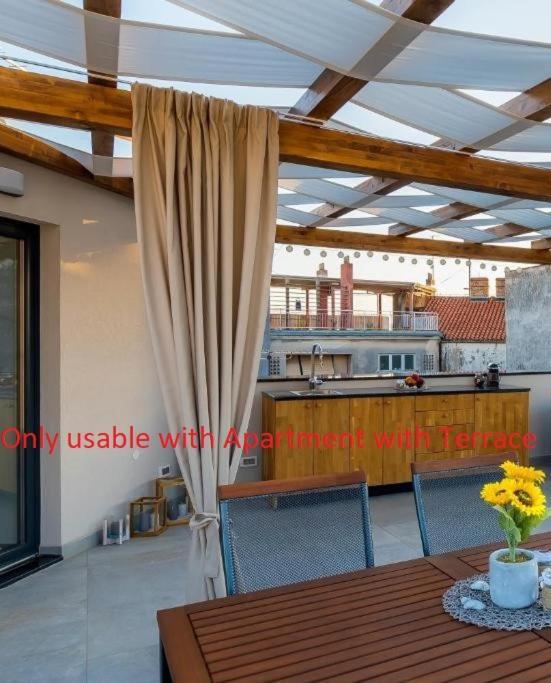 Luxury Apartments Azalea シベニク エクステリア 写真